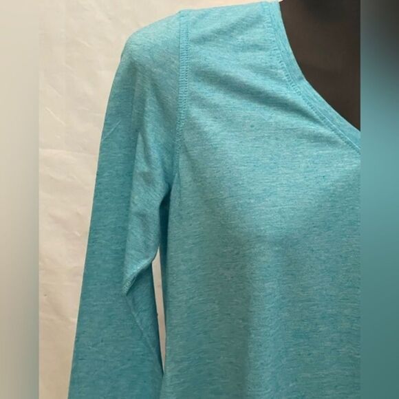 Medium Danskin Now semi fitted blue long sleeve lightweight stretch athletic top - Picture 2 of 10